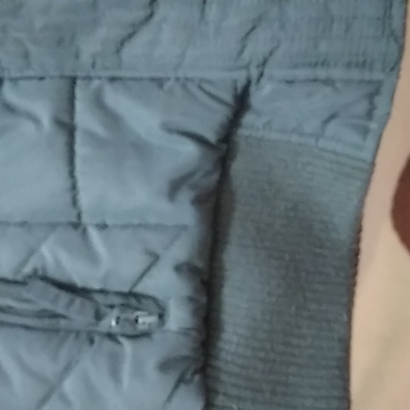 American Eagle hooded winter coat, Size Medium, Green - Picture 5 of 7